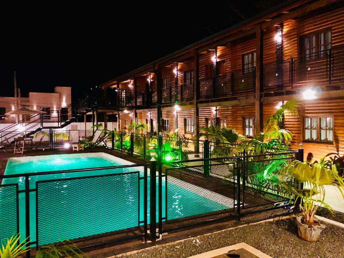Hotel Alma Pura ปูแอร์โตอีกวาซู ภายนอก รูปภาพ